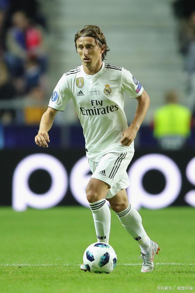 或缺席2个月！皇马官方：阿诺德左侧股四头肌直肌拉伤