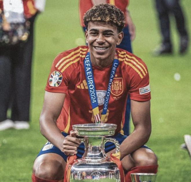 2025 电竞世界杯（EWC）单项目队伍积分规则公布：第一名1000分，第二名750分